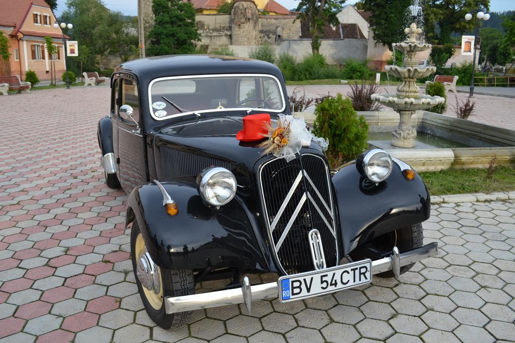 Vila Old Cars คริสเตียน ภายนอก รูปภาพ